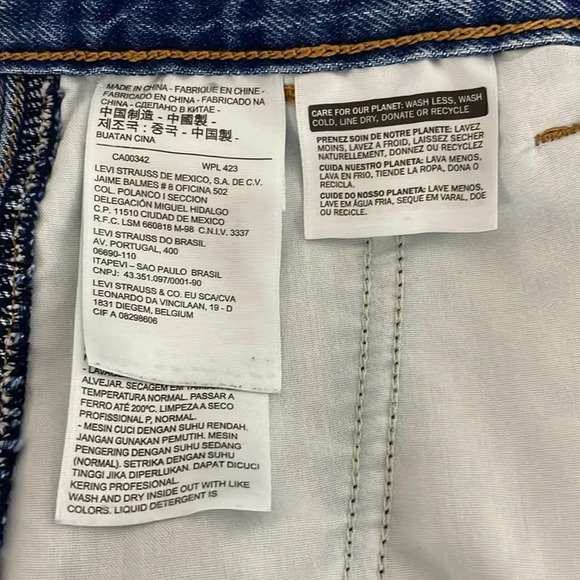 Levi’s Premium Mom Jean Size 24 Blue Faded Wash High Waisted Seam Details - Picture 7 of 11